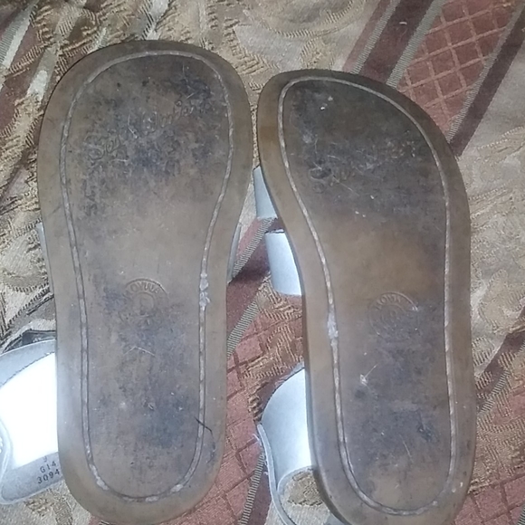 Sandals - Picture 3 of 3